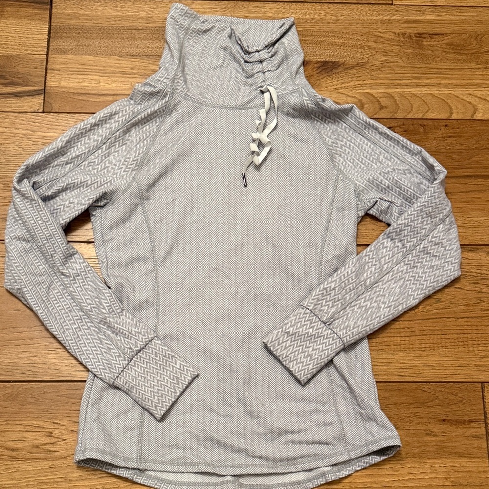 Kyodan Gray Herringbone Turtleneck Pullover, Size Small